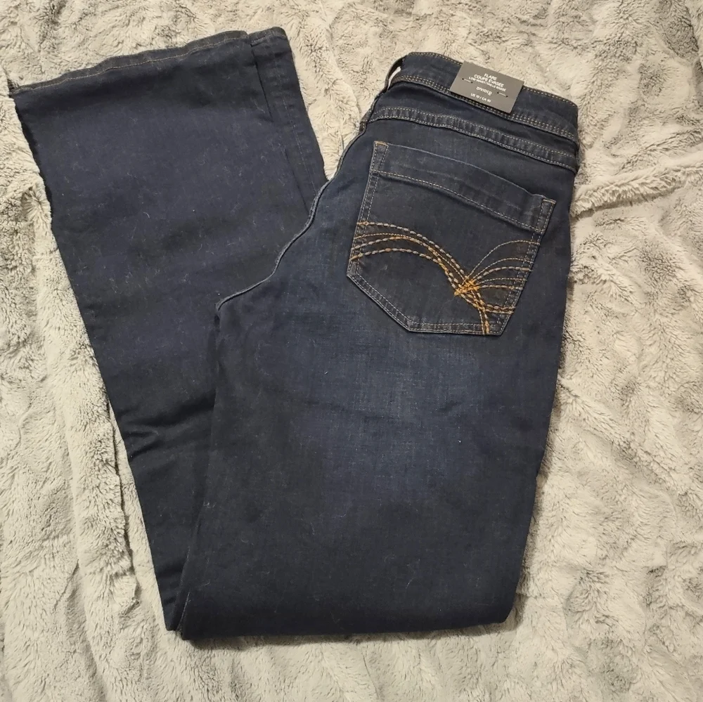 NWT Dividend‎ Flare Low Waist Jeans size 10 Dark Blue